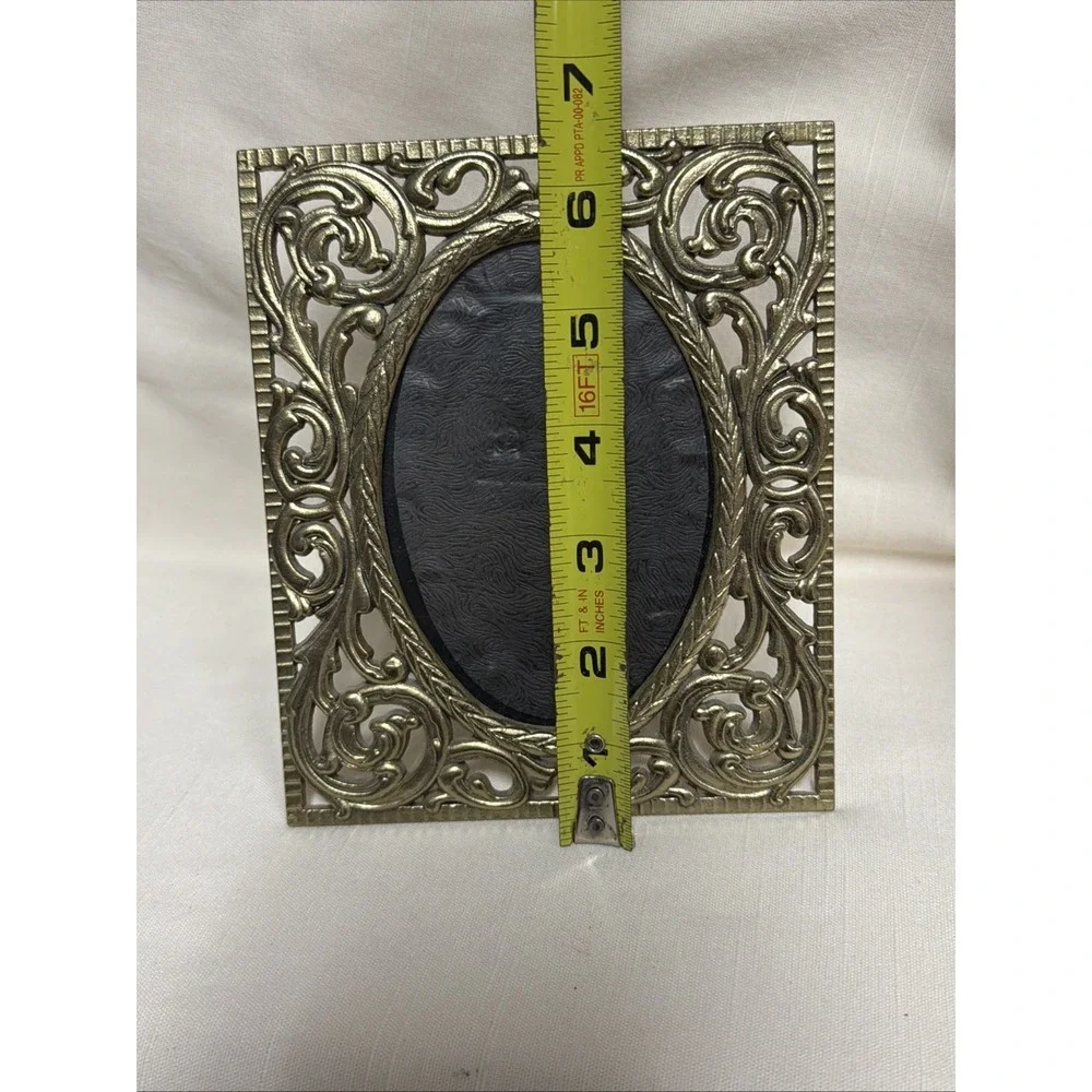 PHILIP WHITNEY LTD. GOLD PLATED TABLETOP PICTURE FRAME HOLDS 5 X 3